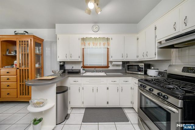 35 Werneking Place, Little Ferry, NJ 07643