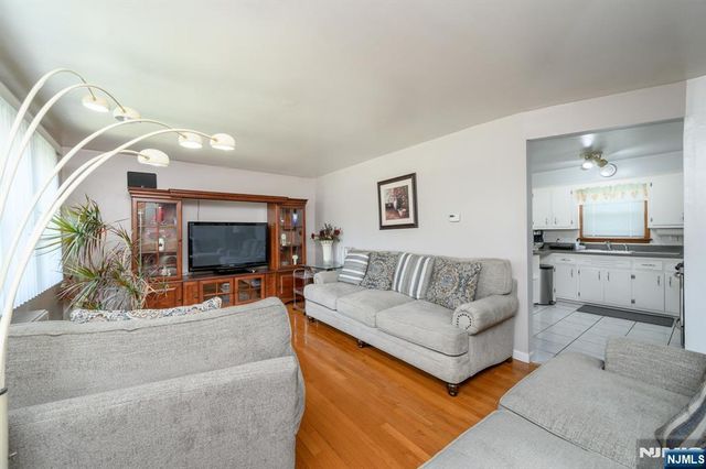 35 Werneking Place, Little Ferry, NJ 07643