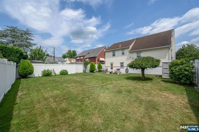 35 Werneking Place, Little Ferry, NJ 07643