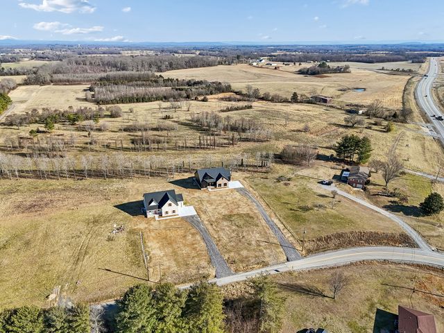 2253 County House Rd, Smithville, TN 37166