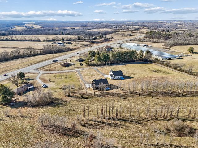 2253 County House Rd, Smithville, TN 37166