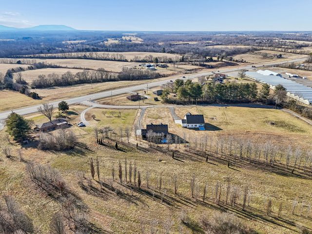 2253 County House Rd, Smithville, TN 37166