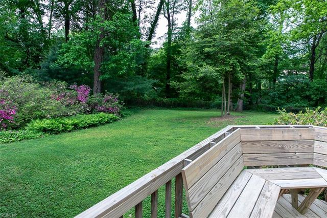 247 Yoder LN, Newport News, VA 23602