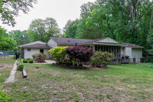 247 Yoder LN, Newport News, VA 23602