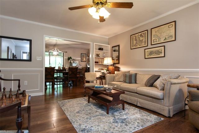 247 Yoder LN, Newport News, VA 23602