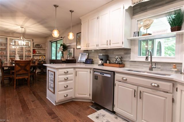 247 Yoder LN, Newport News, VA 23602