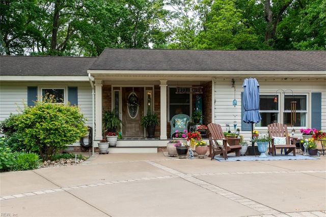 247 Yoder LN, Newport News, VA 23602