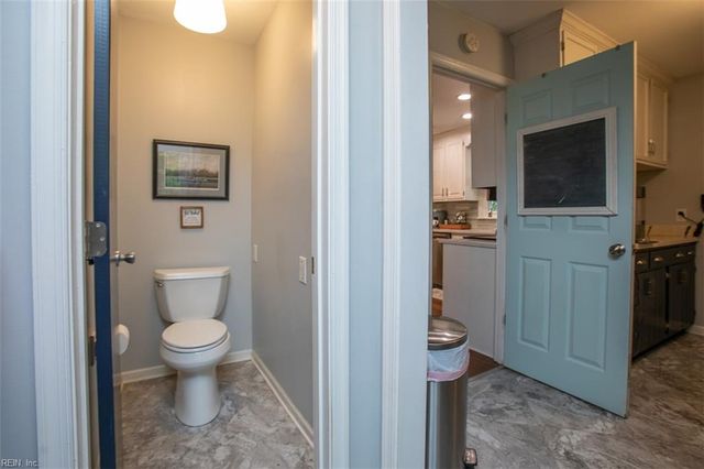 247 Yoder LN, Newport News, VA 23602