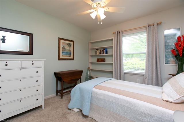 247 Yoder LN, Newport News, VA 23602