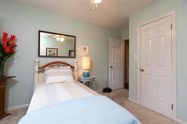 247 Yoder LN, Newport News, VA 23602