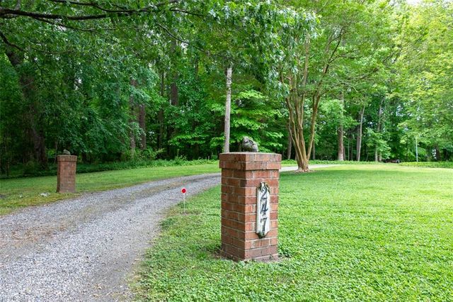 247 Yoder LN, Newport News, VA 23602