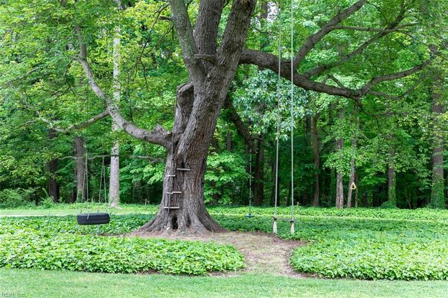 247 Yoder LN, Newport News, VA 23602