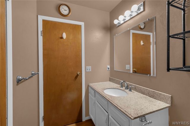 4437 Willow Lane, Hamburg, NY 14075