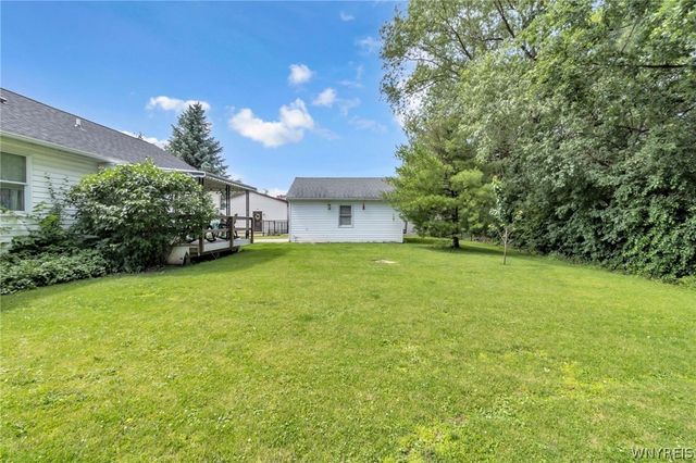 4437 Willow Lane, Hamburg, NY 14075