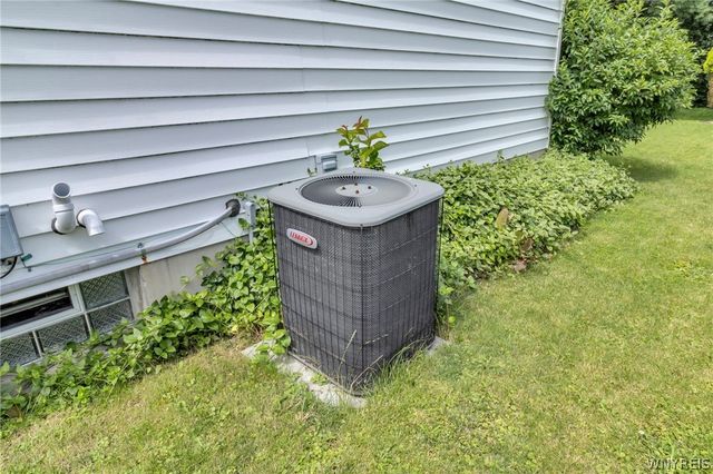 4437 Willow Lane, Hamburg, NY 14075