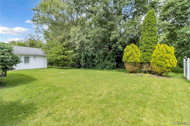 4437 Willow Lane, Hamburg, NY 14075