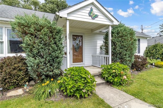 4437 Willow Lane, Hamburg, NY 14075