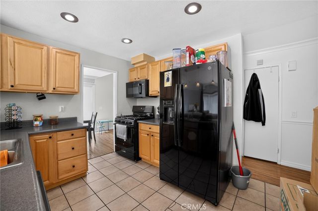 115 Shirley Court, Colton, CA 92324