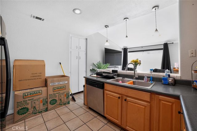 115 Shirley Court, Colton, CA 92324