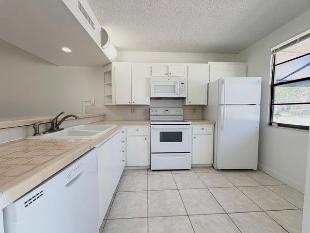 3511 Village Boulevard Unit 103, West Palm Beach, FL 33409