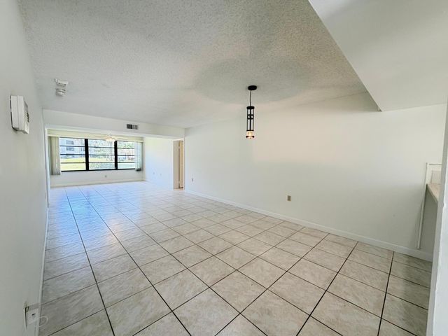3511 Village Boulevard Unit 103, West Palm Beach, FL 33409