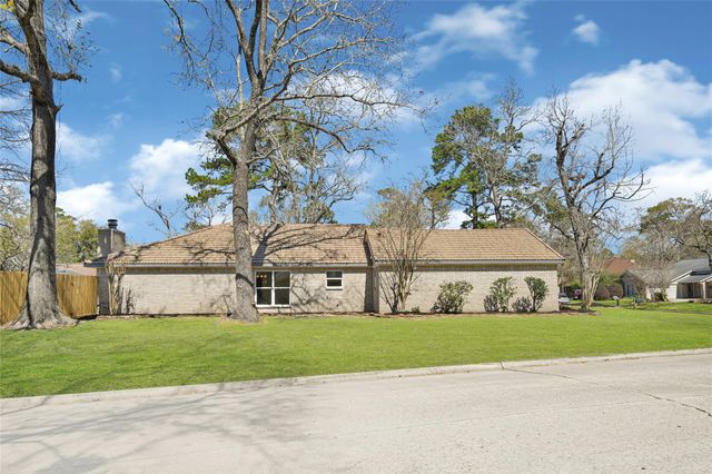 3203 Falling Brook Drive, Houston, TX 77345