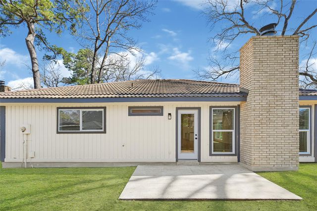 3203 Falling Brook Drive, Houston, TX 77345