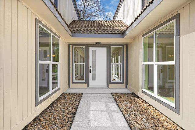 3203 Falling Brook Drive, Houston, TX 77345