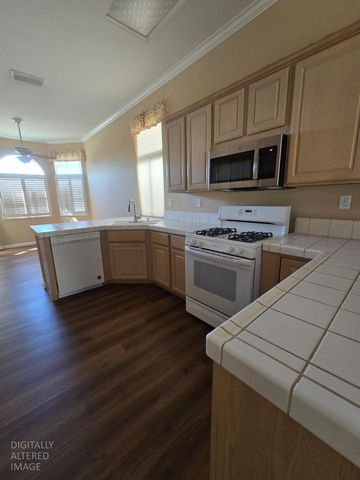 7617 School House Ln, Roseville, CA 95747