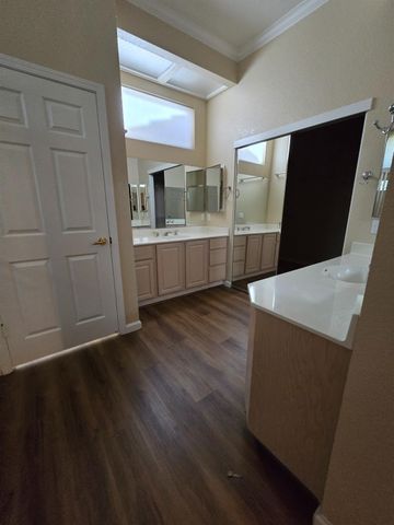 7617 School House Ln, Roseville, CA 95747