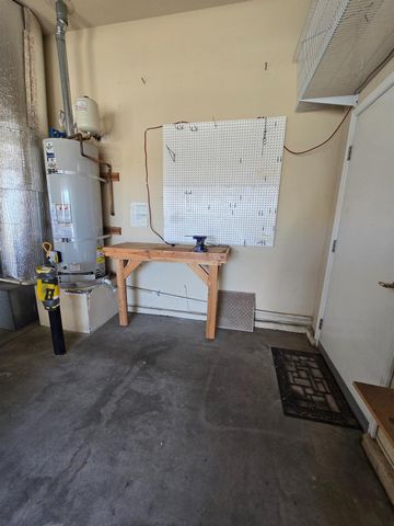 7617 School House Ln, Roseville, CA 95747