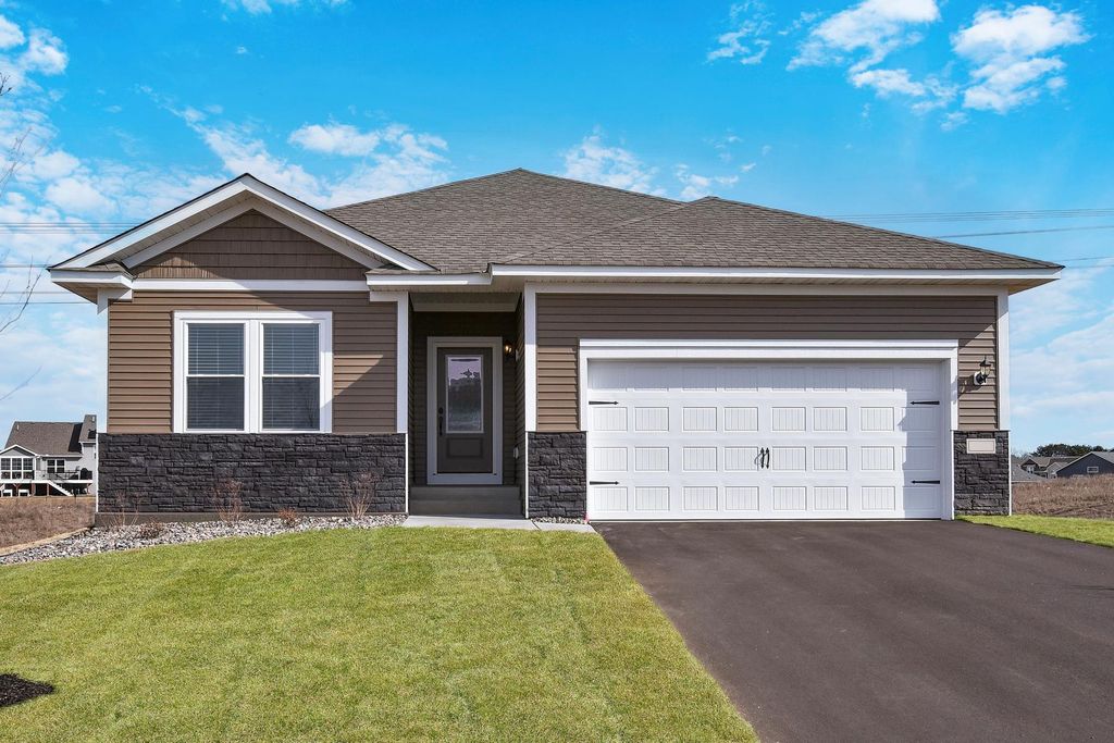 609 Spruce Street N, Cambridge, MN 55008