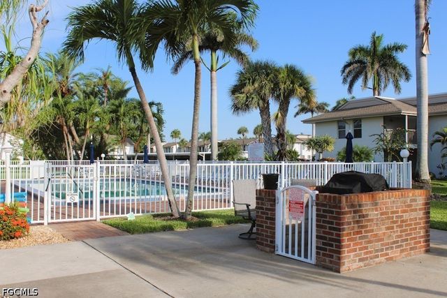 5409 Peppertree DR 7, Fort Myers, FL 33908