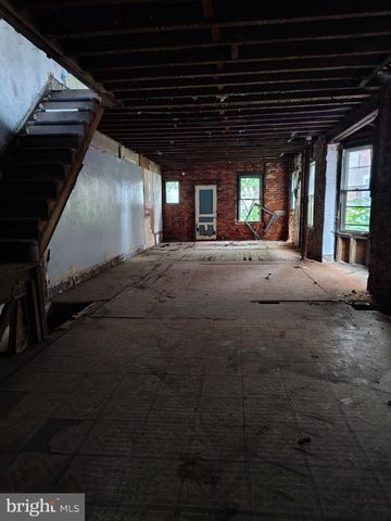 123 W MANHEIM ST, Philadelphia, PA 19144