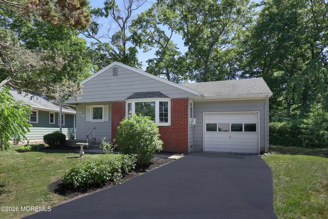 61 Morning Glory Court, Toms River, NJ 08755