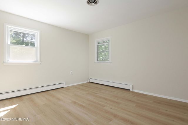 61 Morning Glory Court, Toms River, NJ 08755
