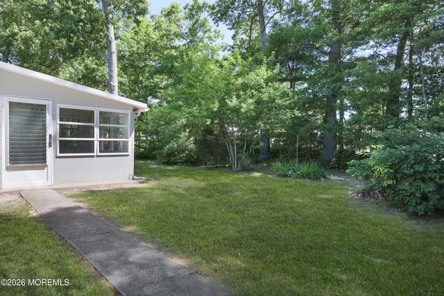 61 Morning Glory Court, Toms River, NJ 08755