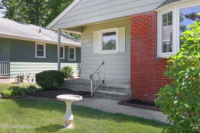 61 Morning Glory Court, Toms River, NJ 08755