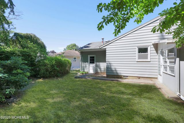 61 Morning Glory Court, Toms River, NJ 08755