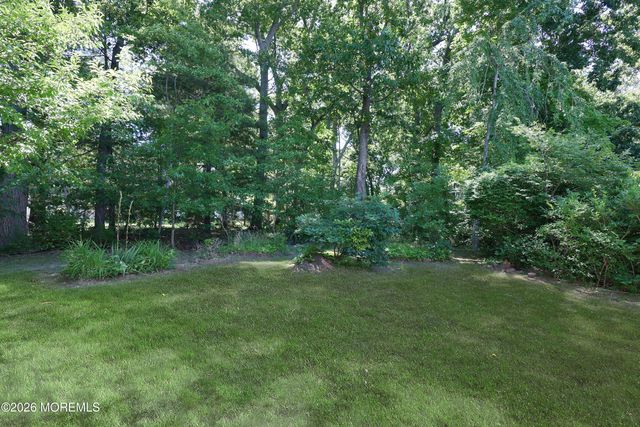 61 Morning Glory Court, Toms River, NJ 08755