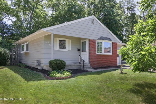 61 Morning Glory Court, Toms River, NJ 08755