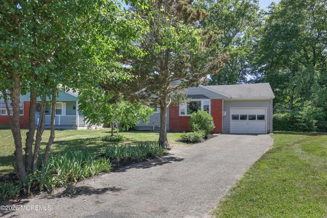 61 Morning Glory Court, Toms River, NJ 08755