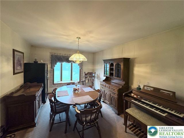 3843 Eagle Road, Washington Twp, PA 18080