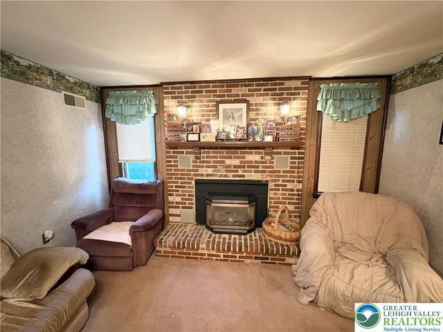 3843 Eagle Road, Washington Twp, PA 18080