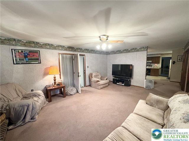 3843 Eagle Road, Washington Twp, PA 18080