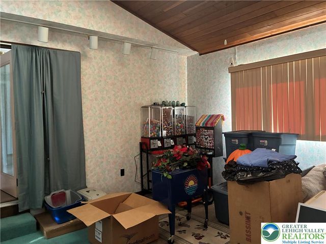 3843 Eagle Road, Washington Twp, PA 18080