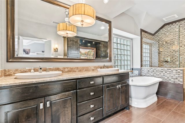 1909 Whitehall Drive, Corinth, TX 76210
