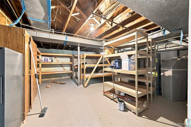 4700 Indianwood Court, Clarkston, MI 48348