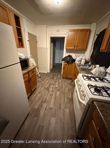 1019 Dakin Street, Lansing, MI 48912