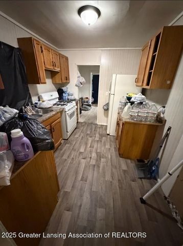 1019 Dakin Street, Lansing, MI 48912